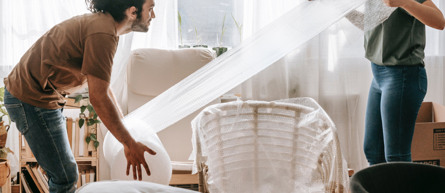 DHL vs FedEx: Which Should You Choose?